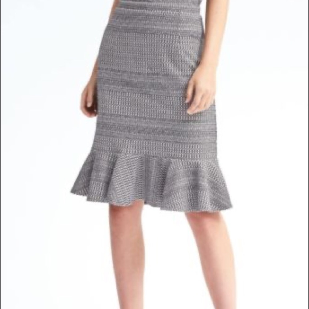 Banana Republic Trumpet Skirt Size 6